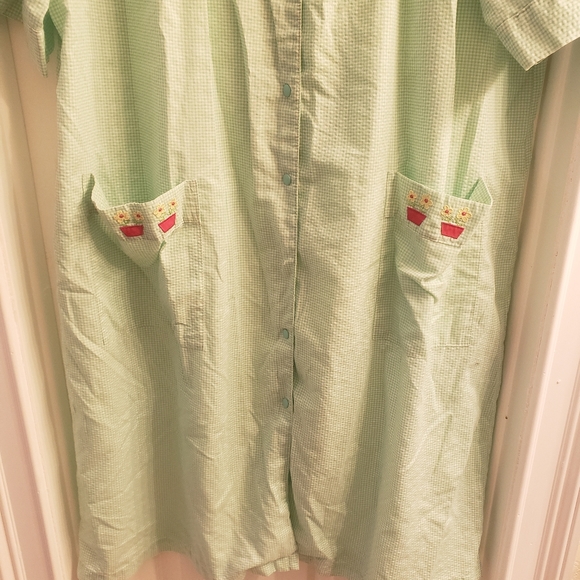 80's Vintage Snap Button House Dress - Picture 8 of 10